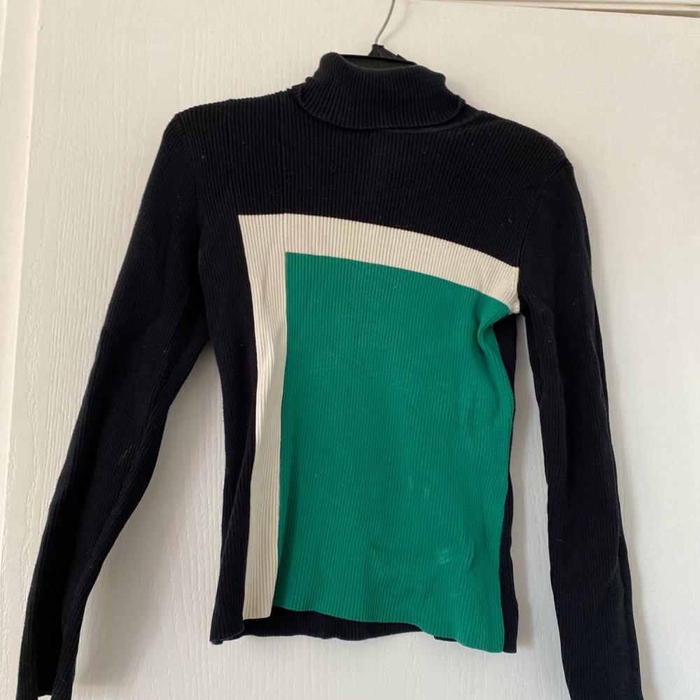Colour block knit pullover